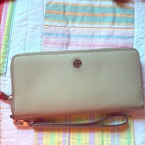 Tory Burch wallet